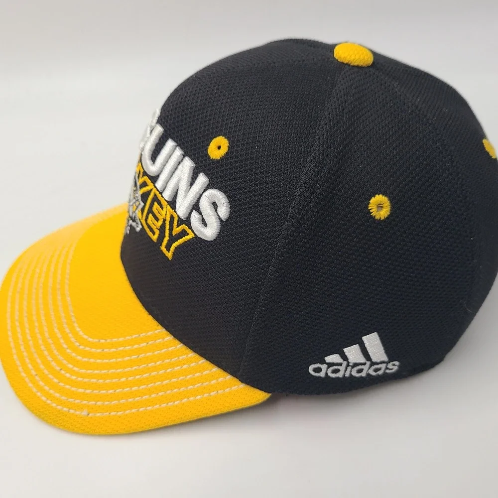 Pittsburgh Penguins Hat Fitted S-M Adidas Black Yellow NHL Hockey Flex Fit Men‎